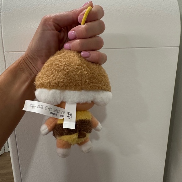 Popmart Cry Baby I’ll bring you a flower - Picture 4 of 8